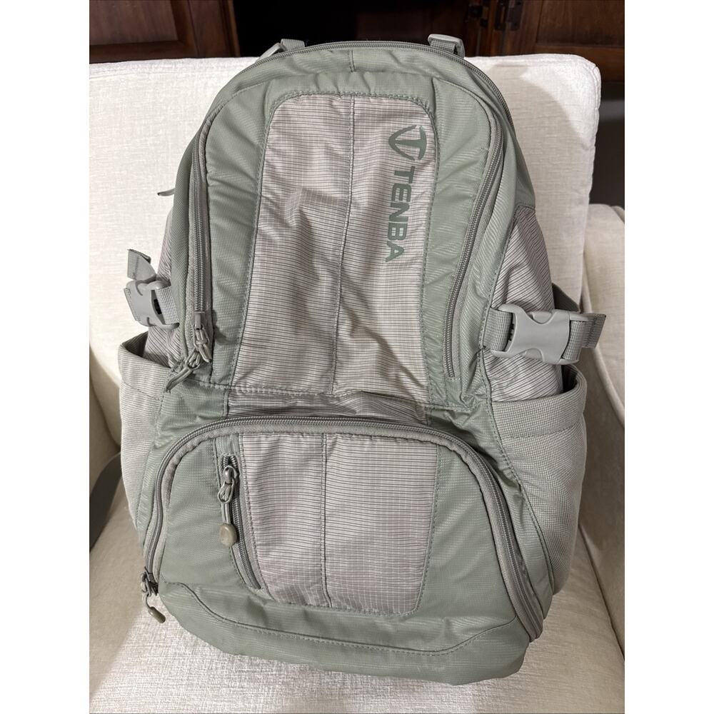 Tenba 637-322 Photo/Tablet DayPack Backpack Great Used Condition